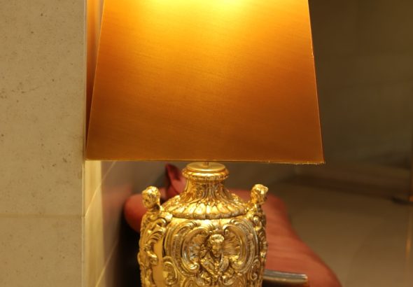 Photo Oval brass table lamp is suitable for bedroom