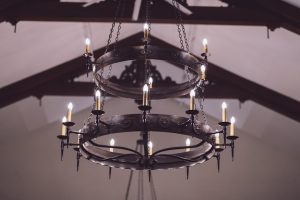 Photo industrial style bedroom chandelier