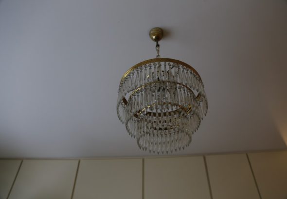 Photo Victorian style bathroom wall lamp