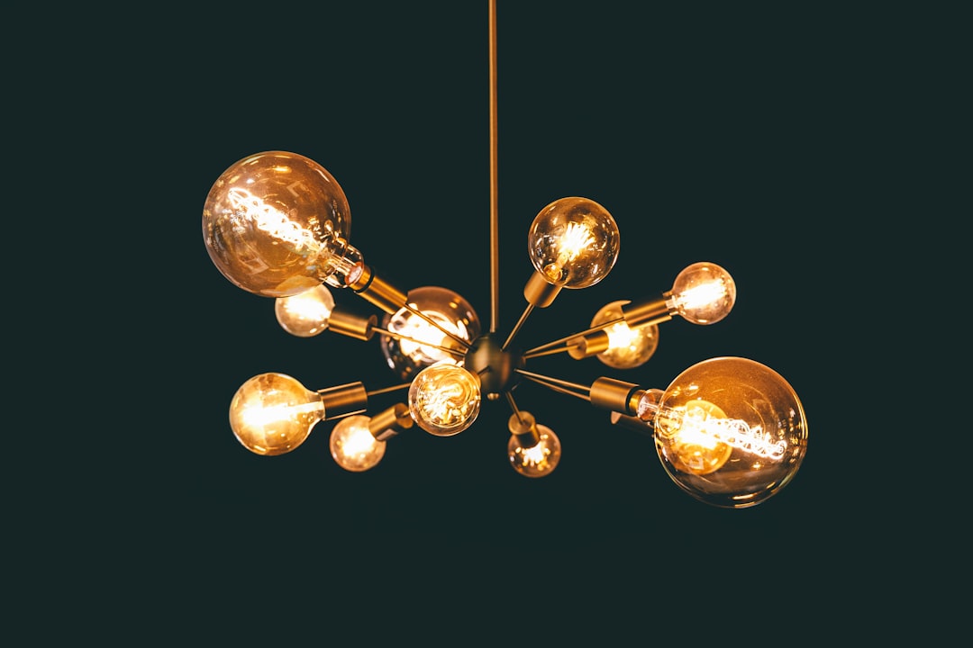 Photo champagne metal lighting